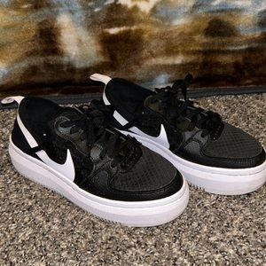 Women’s Nike court vision Alta